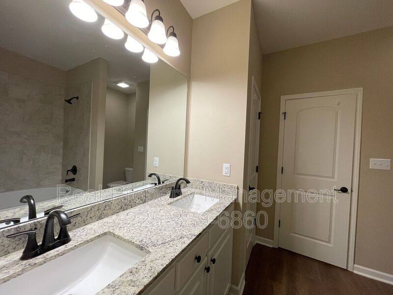 Townhouse for rent at 17414 Berkshire Dr, Prairieville, LA 70769