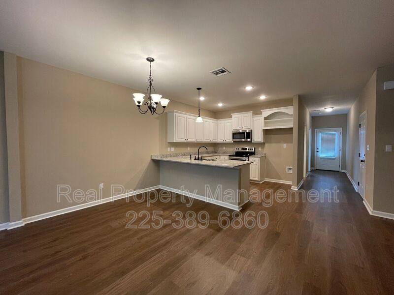 Townhouse for rent at 17414 Berkshire Dr, Prairieville, LA 70769