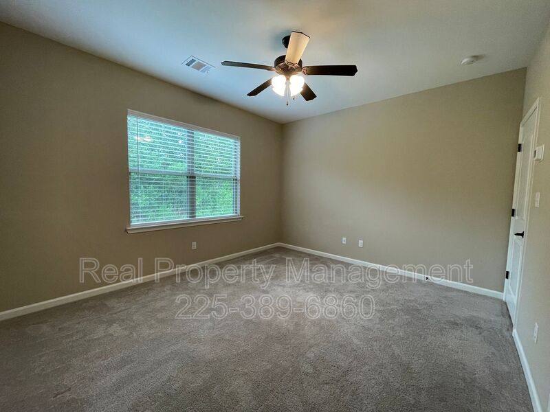 Townhouse for rent at 17414 Berkshire Dr, Prairieville, LA 70769