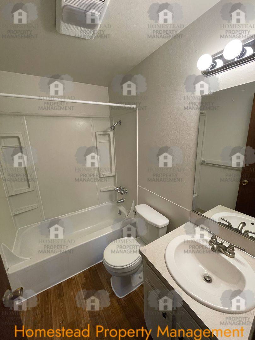 Townhouse for rent at 1630 Monmouth St, Independence, OR 97351