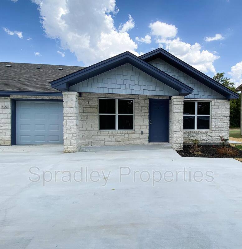 Townhouse for rent at 502B N 3rd St, Nolanville, TX 76559