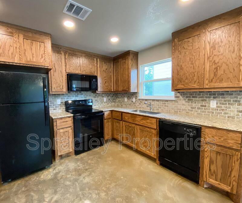 Townhouse for rent at 502B N 3rd St, Nolanville, TX 76559