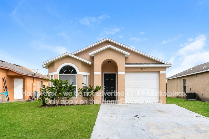 House for rent at 1529 Ridge Pointe Dr, Orlando, FL 32808