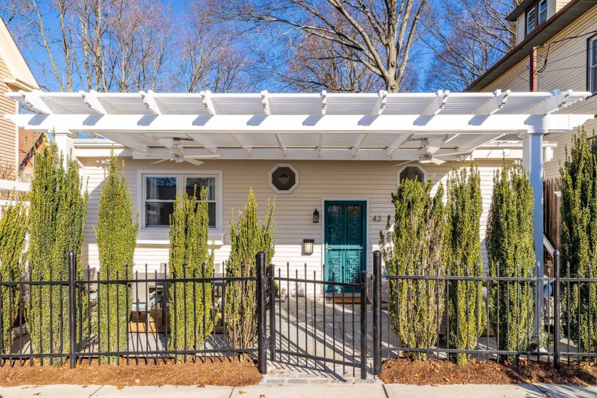 House for rent at 43 Woodland St, New Haven, CT 06511