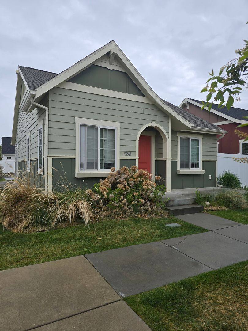 House for rent at 5247 Golden Hollow Rd, Billings, MT 59101