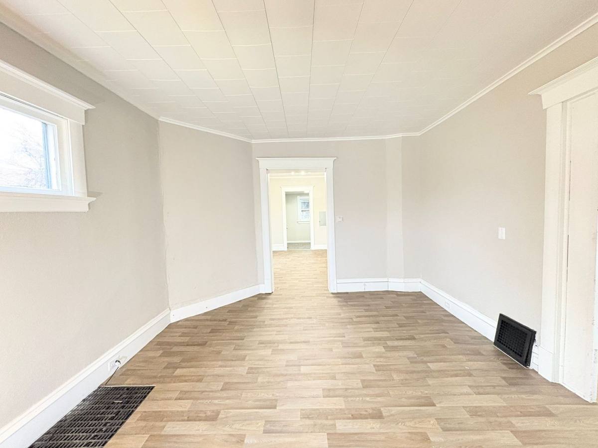 House for rent at 119 Winthrop St, Toledo, OH 43620