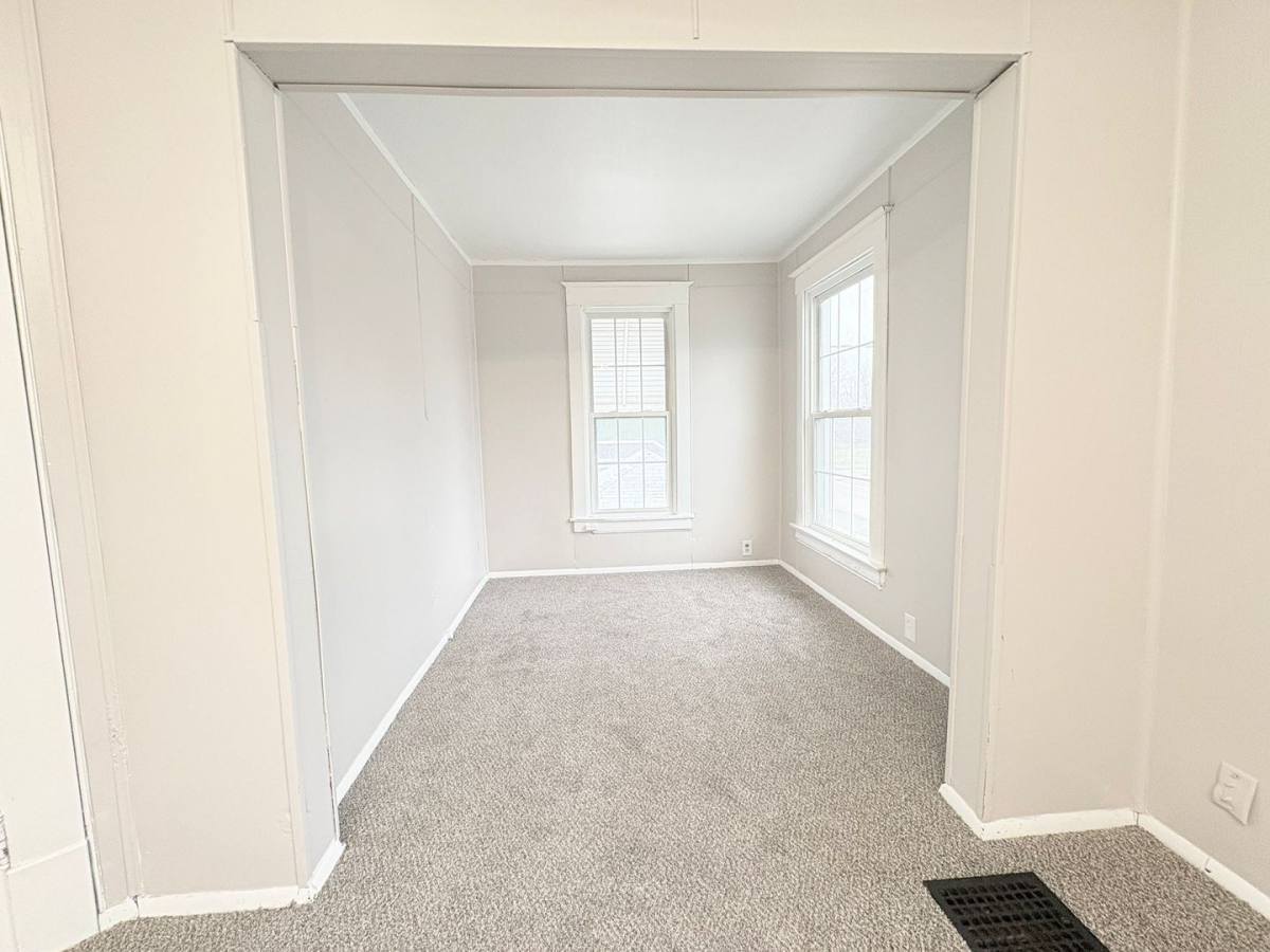 House for rent at 119 Winthrop St, Toledo, OH 43620