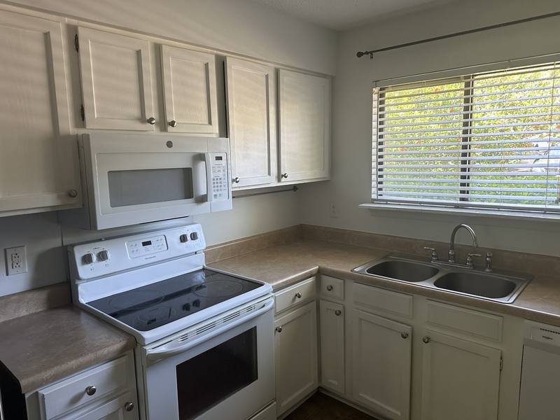 Condo for rent at 2900 Heathstead Place -B, Charlotte, NC 28210