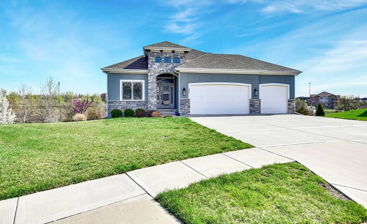 House for rent at 8003 W 166th Terrace, Stilwell, KS 66085