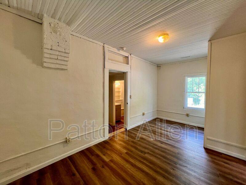 House for rent at 310 Old County Home Rd, Asheville, NC 28806