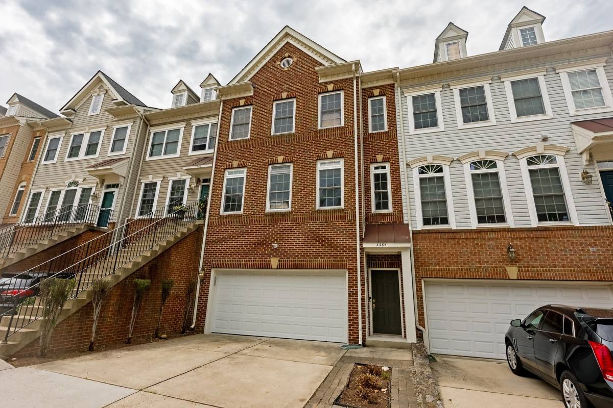 House for rent at 3385 Beechcliff Dr, Alexandria, VA 22306