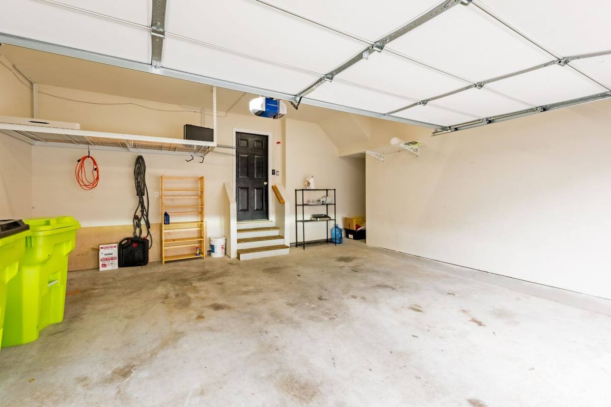 House for rent at 3385 Beechcliff Dr, Alexandria, VA 22306