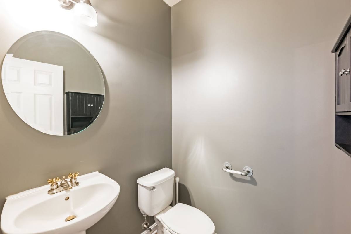 House for rent at 3385 Beechcliff Dr, Alexandria, VA 22306