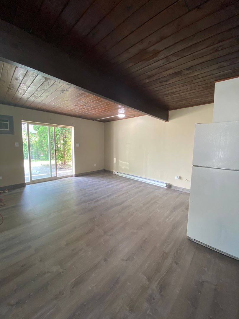Apartment for rent at 2300 Holiday Terrace, Lansing, IL 60438