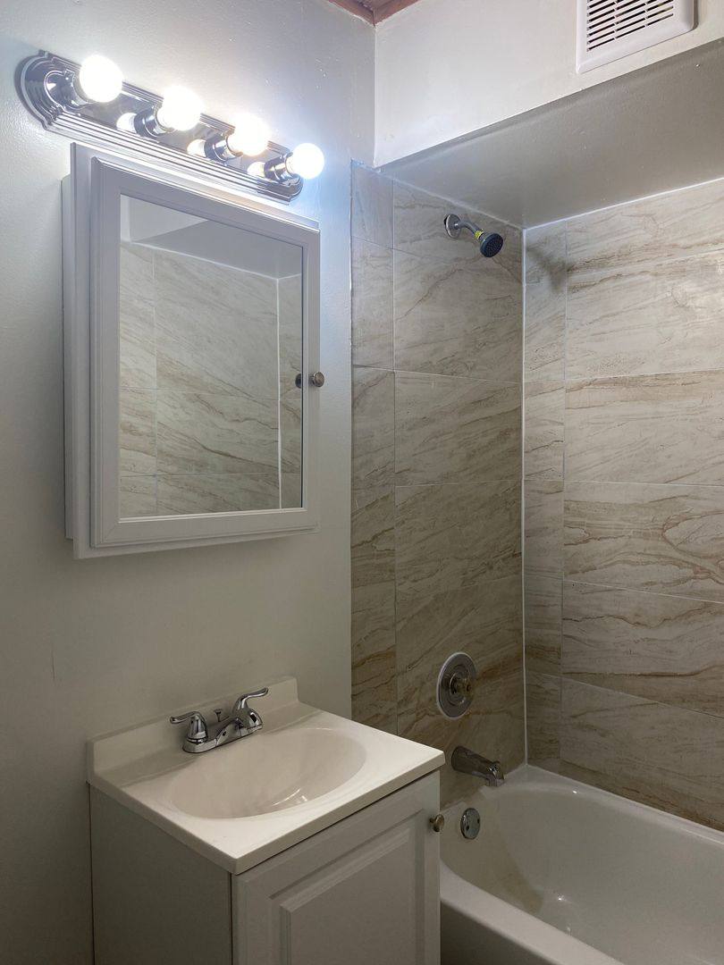 Apartment for rent at 2300 Holiday Terrace, Lansing, IL 60438