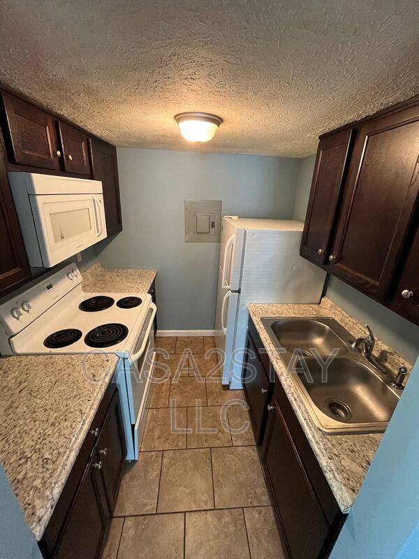 Apartment for rent at 411 Iowa Ave #4, Louisville, KY 40208