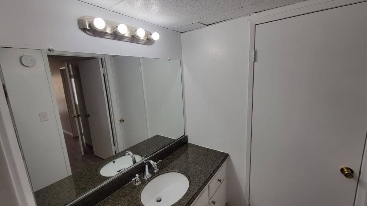 Apartment for rent at 5461 Kester Ave, Van Nuys, CA 91411