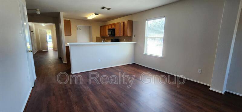 House for rent at 315 Sunset Colony Dr, Rosharon, TX 77583