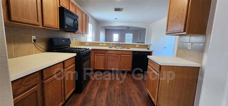 House for rent at 315 Sunset Colony Dr, Rosharon, TX 77583