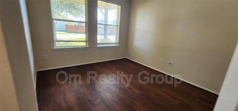 House for rent at 315 Sunset Colony Dr, Rosharon, TX 77583