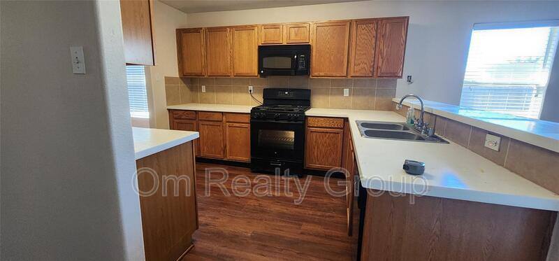 House for rent at 315 Sunset Colony Dr, Rosharon, TX 77583