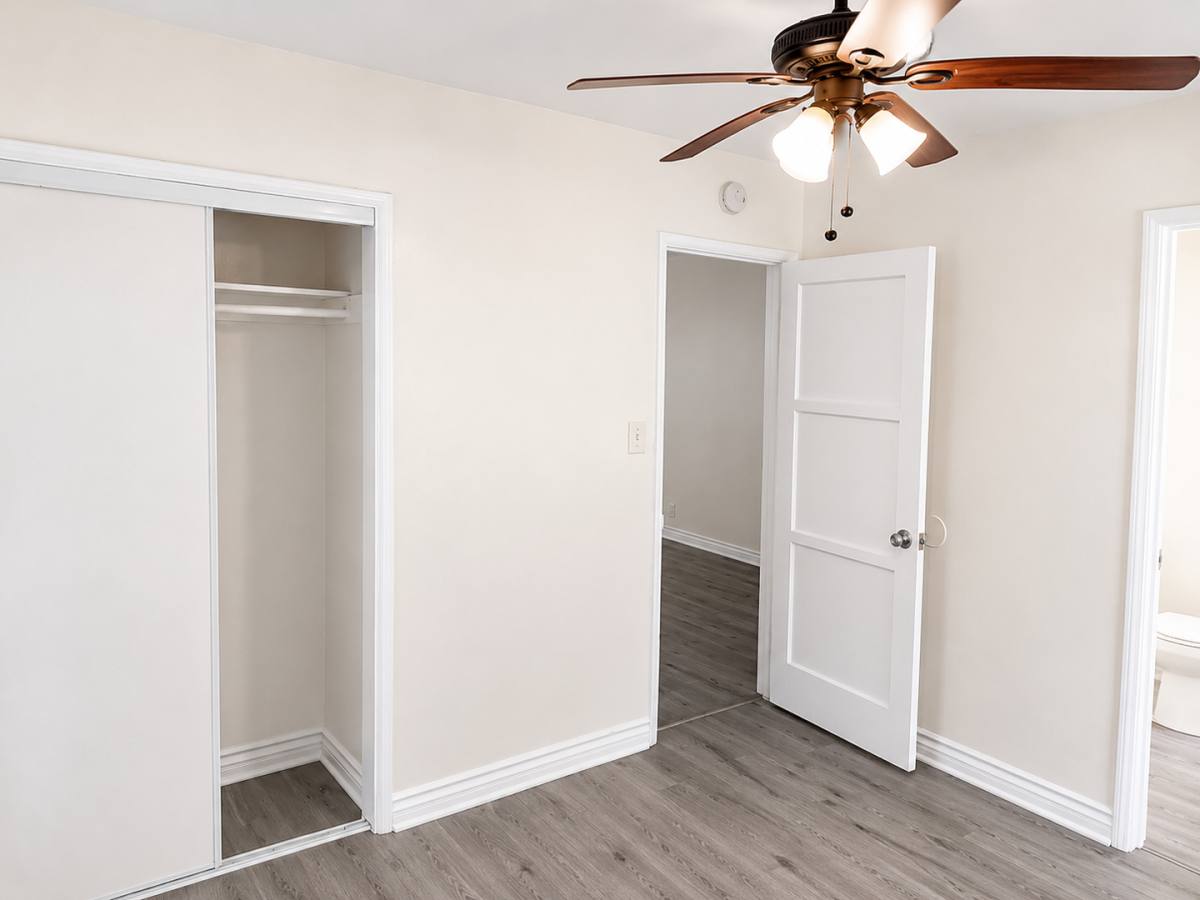 Apartment for rent at 2127-2131 Pacific Ave, Long Beach, CA 90806