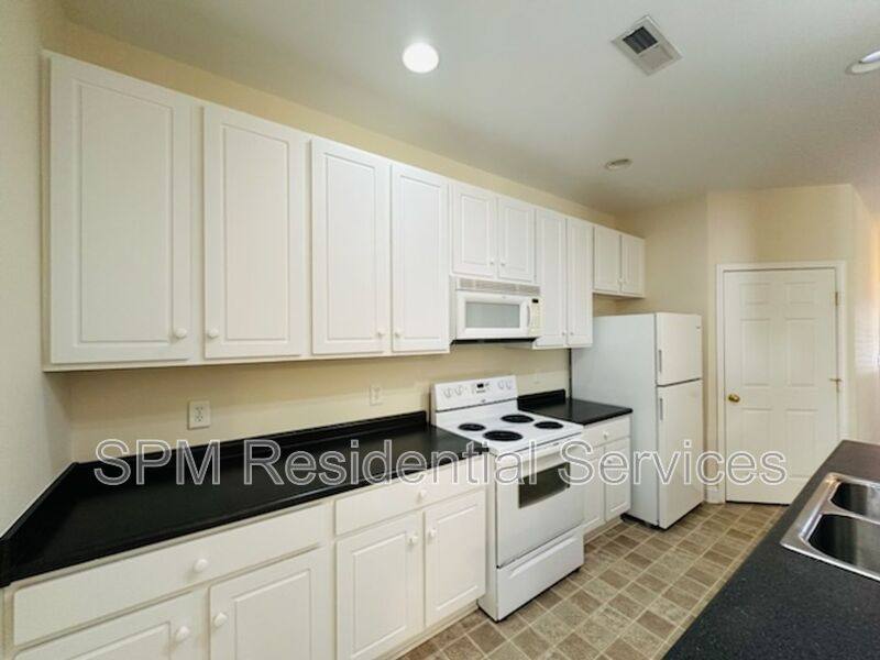 Townhouse for rent at 1692 Honeybee Lane, Wilmington, NC 28412