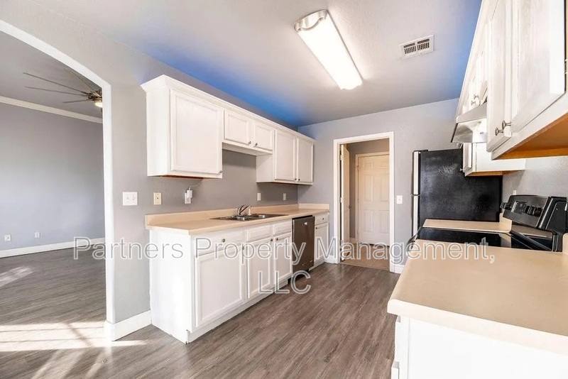 House for rent at 561 Redbud St, Centerton, AR 72719