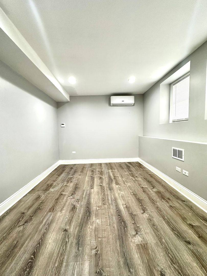 Apartment for rent at 6257 N Lakewood, Chicago, IL 60660