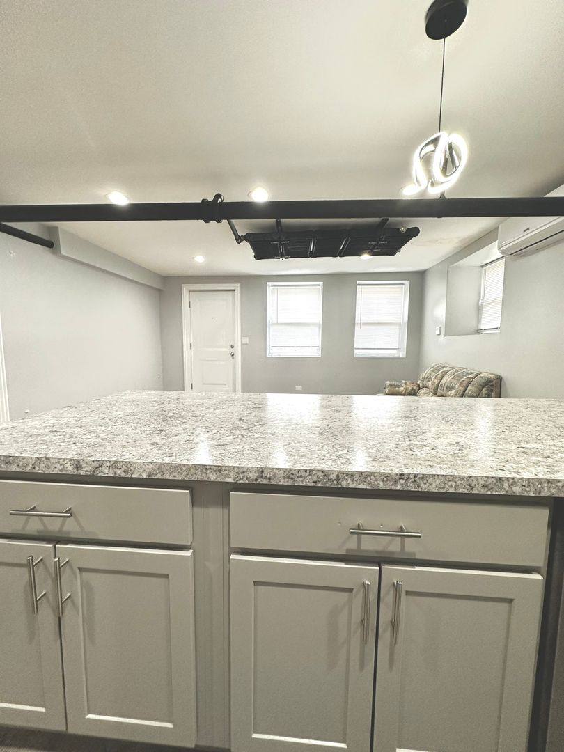 Apartment for rent at 6257 N Lakewood, Chicago, IL 60660