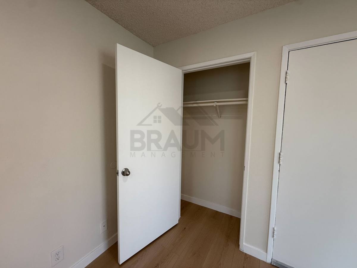 Apartment for rent at 14801 Delano St, Van Nuys, CA 91411