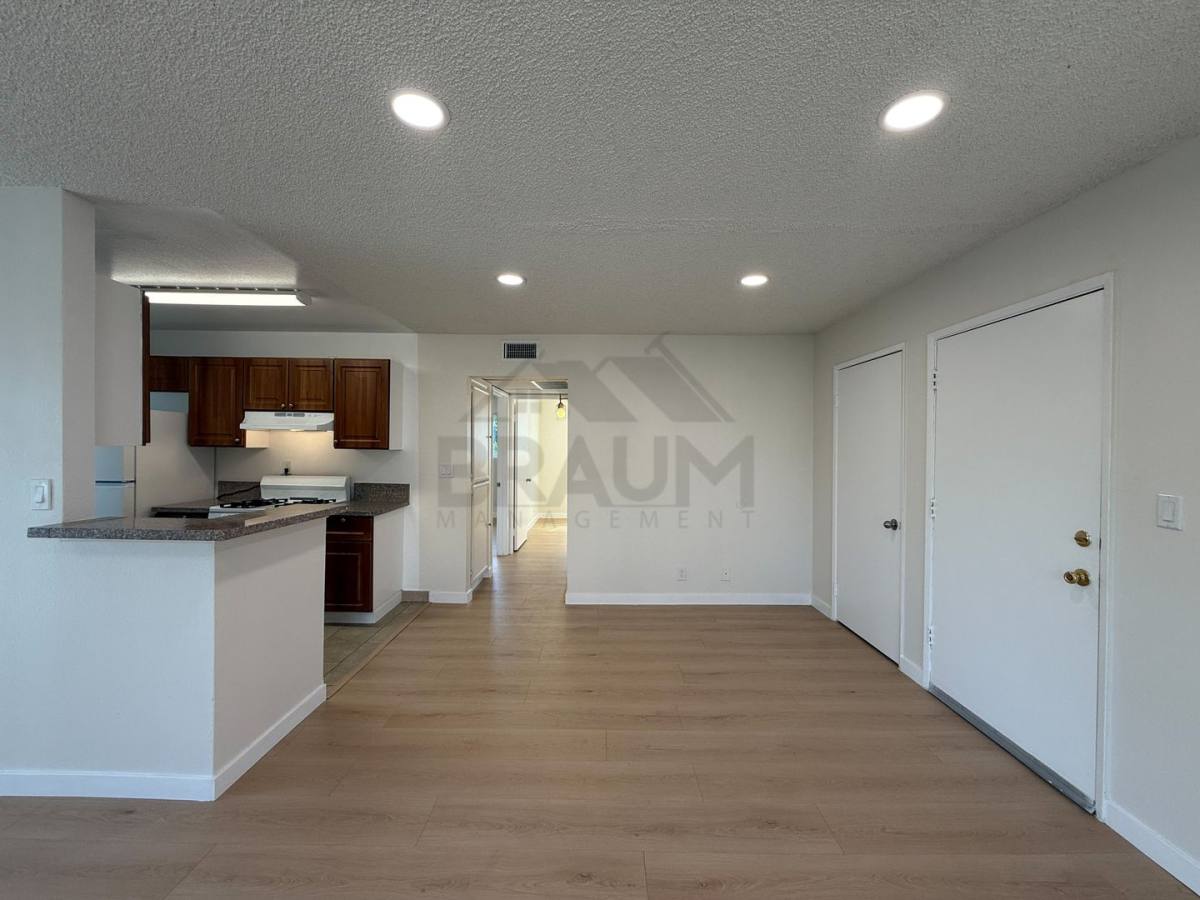 Apartment for rent at 14801 Delano St, Van Nuys, CA 91411