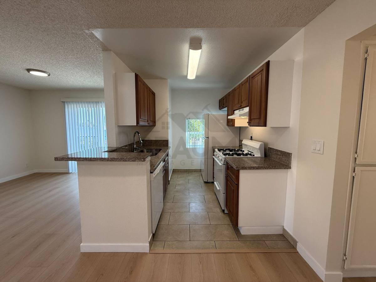Apartment for rent at 14801 Delano St, Van Nuys, CA 91411
