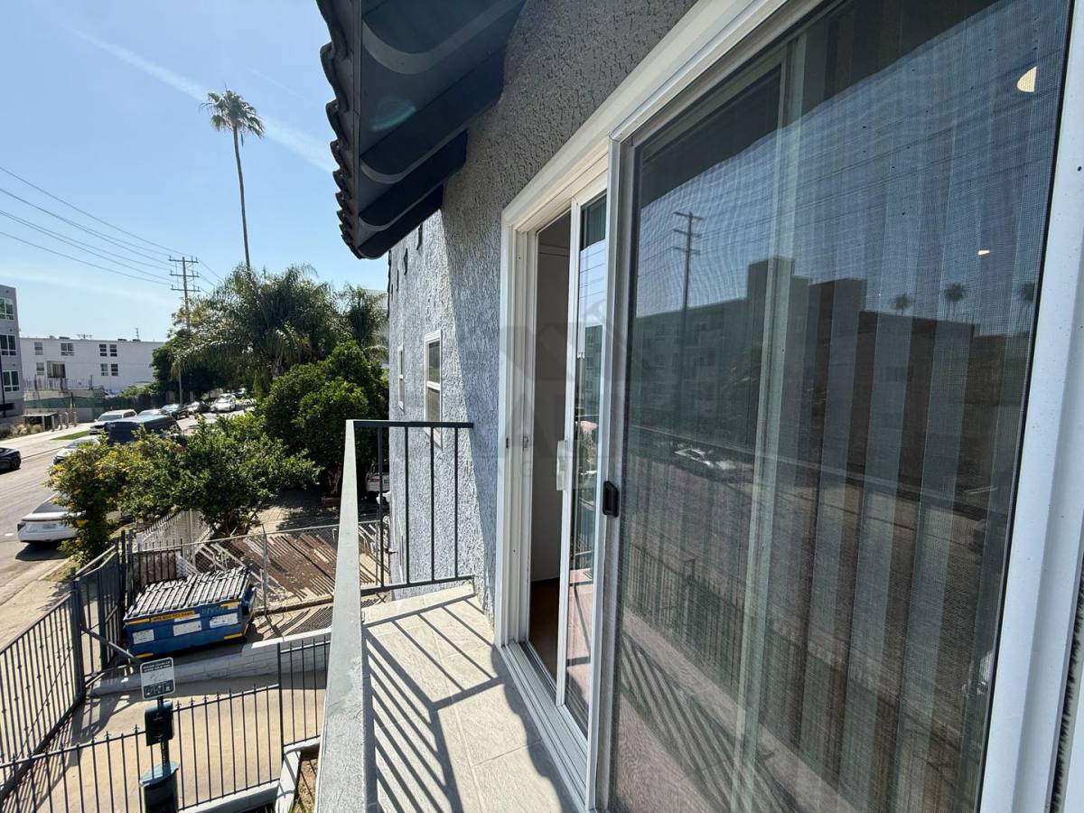 Apartment for rent at 14801 Delano St, Van Nuys, CA 91411