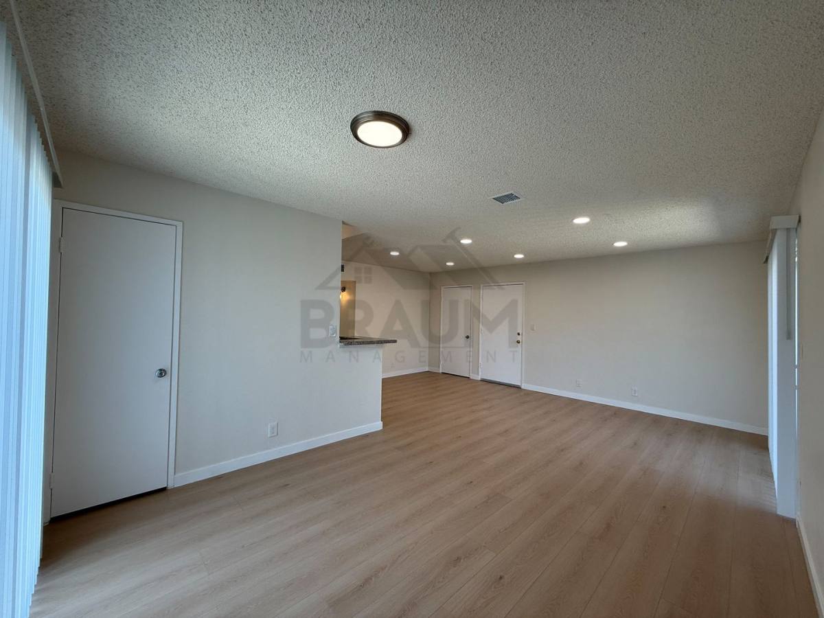 Apartment for rent at 14801 Delano St, Van Nuys, CA 91411