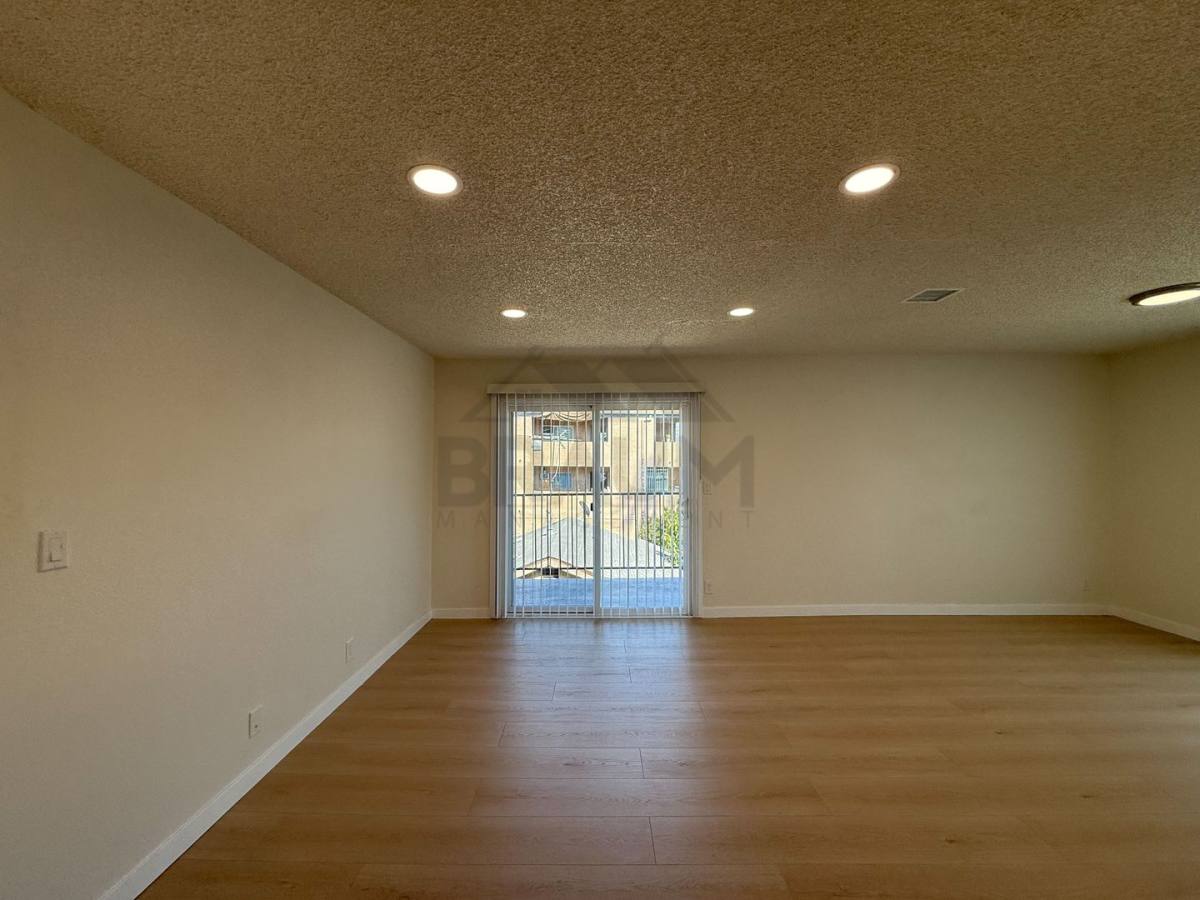 Apartment for rent at 14801 Delano St, Van Nuys, CA 91411