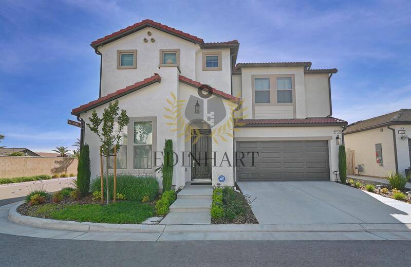 House for rent at 1439 E Via Albero Dr, Fresno, CA 93730