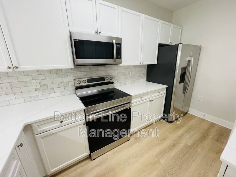 Condo for rent at 1101 W 1st St #105, Charlotte, NC 28202