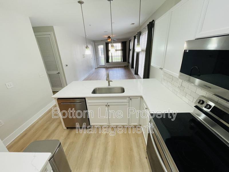 Condo for rent at 1101 W 1st St #105, Charlotte, NC 28202