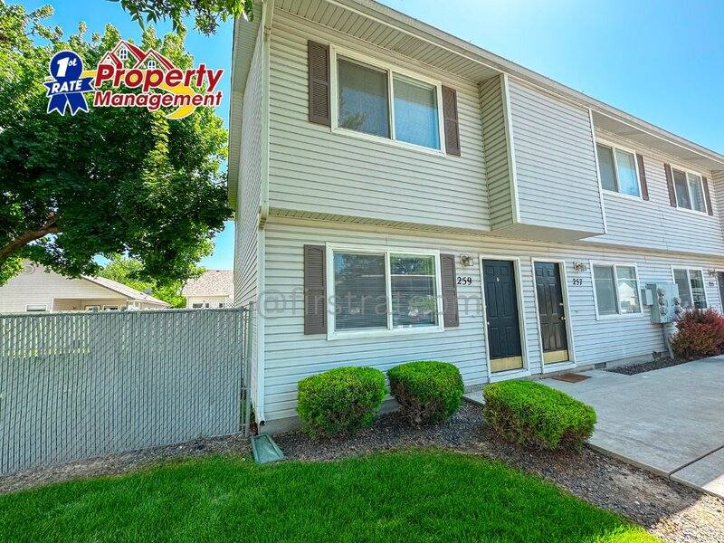 Townhouse for rent at 275 E Elbridge St, Meridian, ID 83646