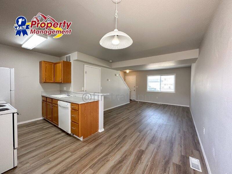 Townhouse for rent at 275 E Elbridge St, Meridian, ID 83646