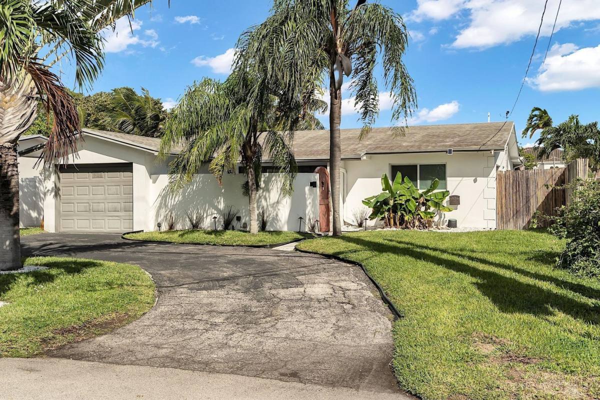 House for rent at 2233 SE 15th St, Pompano Beach, FL 33062