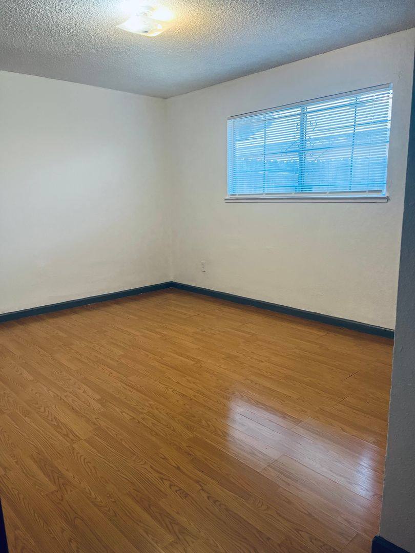 Apartment for rent at 1117 Roselawn Ave, Modesto, CA 95351