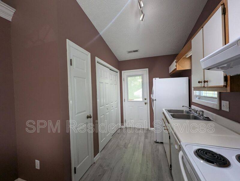 House for rent at 705 Varsity Dr, Wilmington, NC 28403