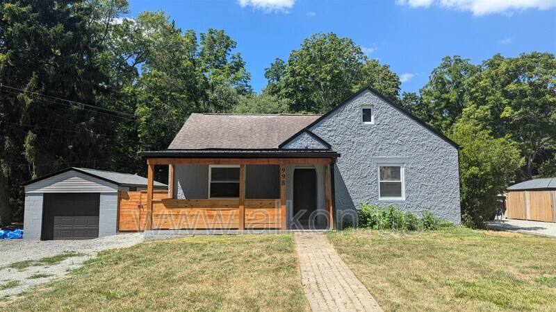 House for rent at 998 Clifton Rd, Bethel Park, PA 15102