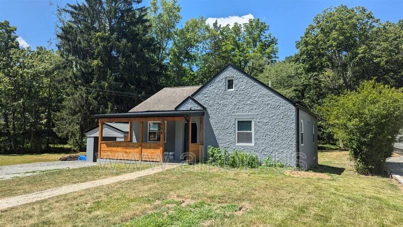 House for rent at 998 Clifton Rd, Bethel Park, PA 15102