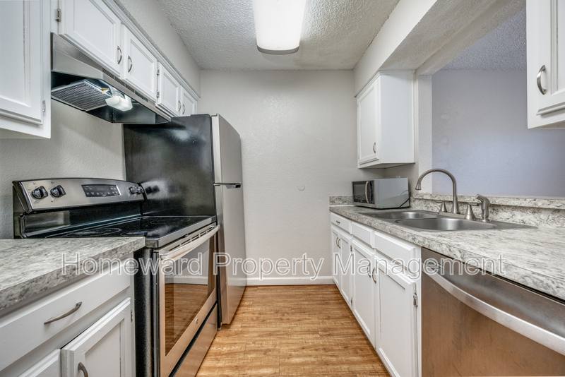 Townhouse for rent at 604 Meadow View Court #3, Denton, TX 76207