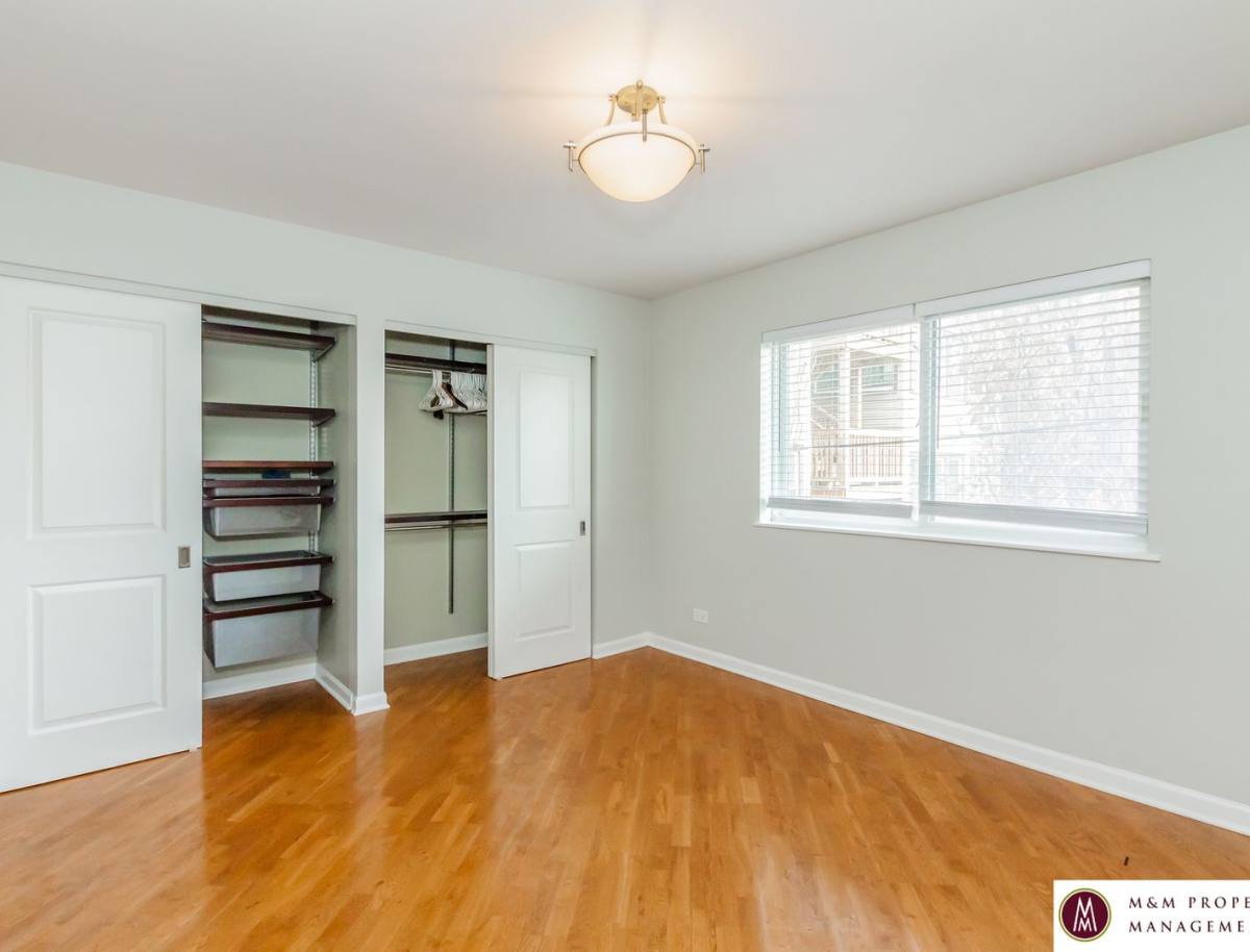 Apartment for rent at 900 S Taylor Ave, Oak Park, IL 60304