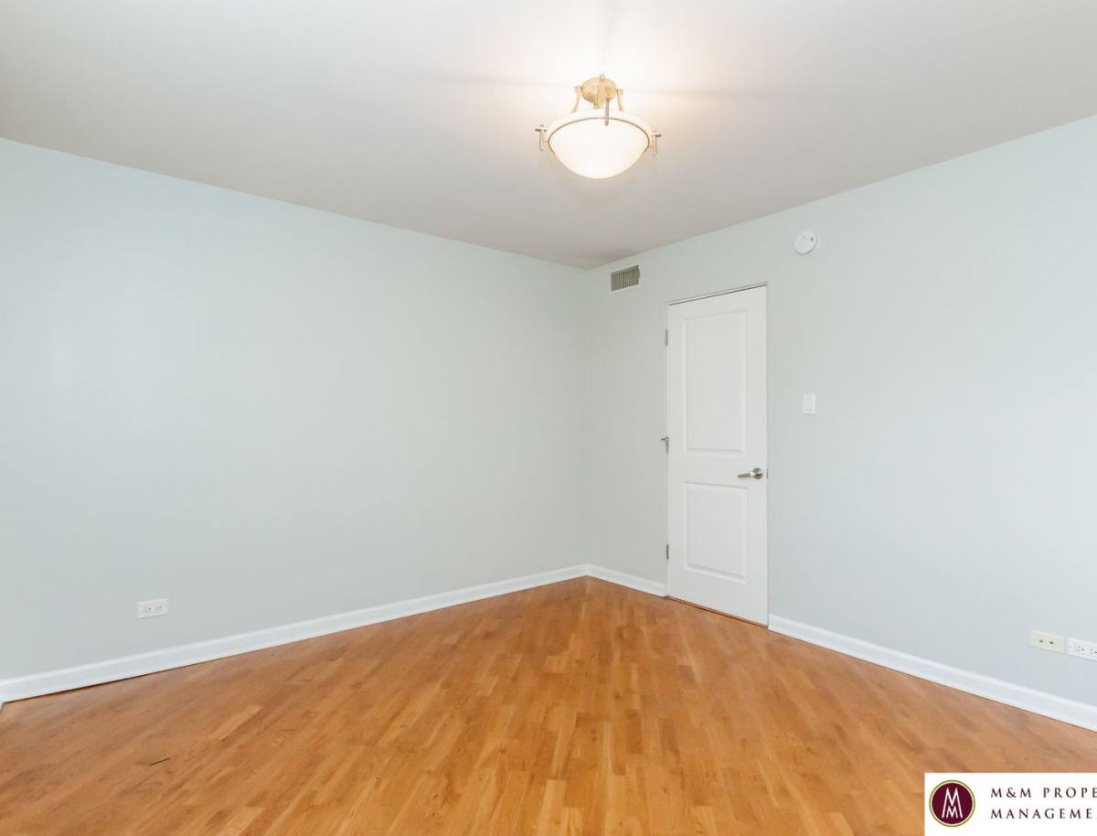 Apartment for rent at 900 S Taylor Ave, Oak Park, IL 60304