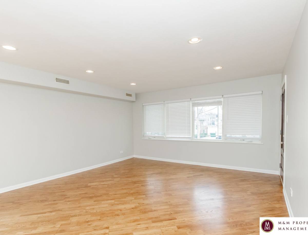 Apartment for rent at 900 S Taylor Ave, Oak Park, IL 60304
